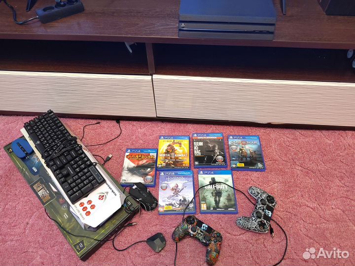 Игровая приставка ps4 pro