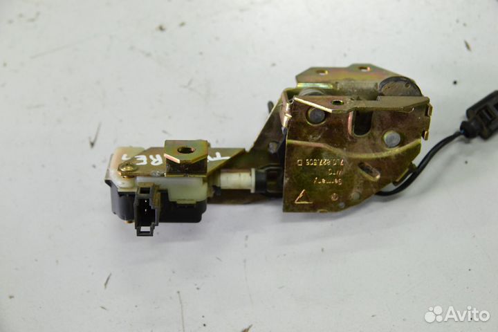 Замок заднего стекла крышки багажника VW Touareg 1