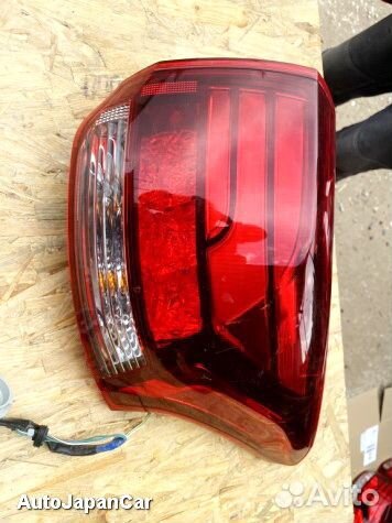 Задний фонарь фара в крыло Mitsubishi Outlander 3