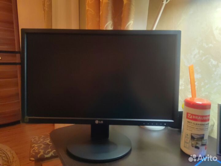 Монитор LG flatron E2411t