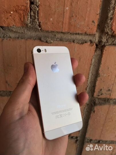 Телефон iPhone 5s