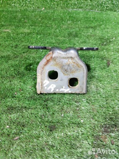 Петля двери Renault Logan