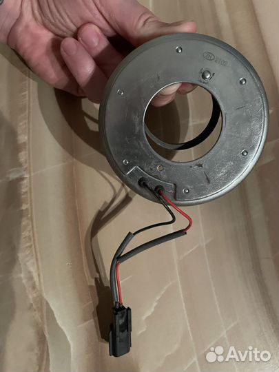 Электромагнитная муфта кондиционера Renault Logan2