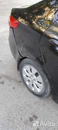 Kia Rio 1.6 AT, 2012, битый, 200 000 км