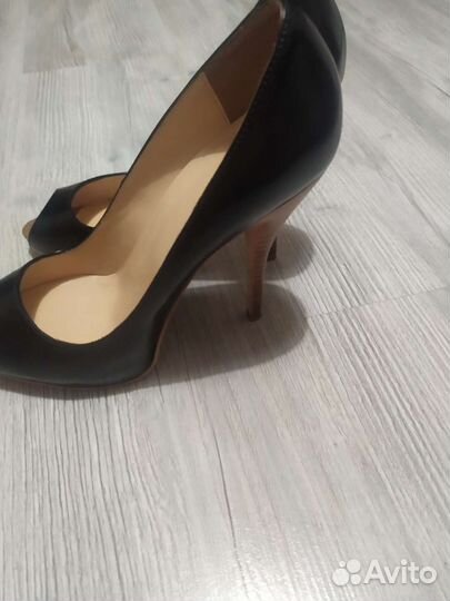 Туфли женские 38 размер фирмы Enzo