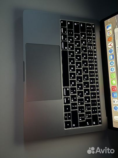 Apple MacBook Pro 13 2017 (16/256/i7) топовый