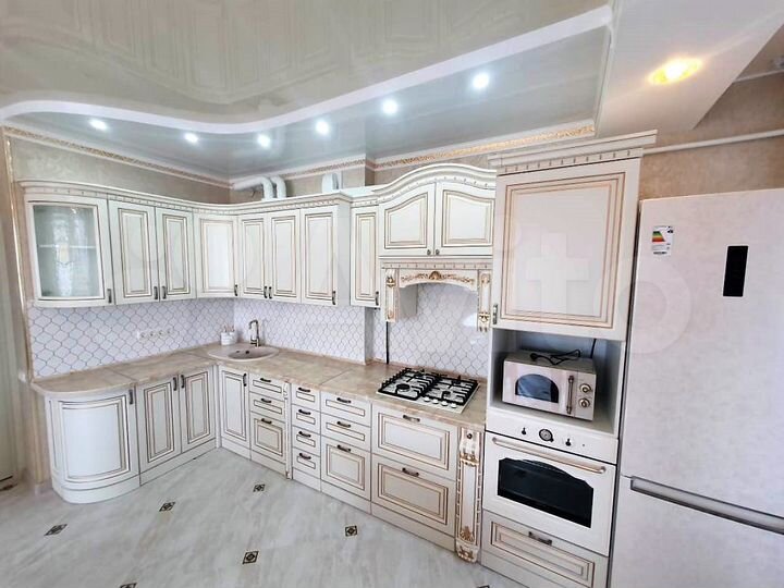 3-к. квартира, 92 м², 3/6 эт.