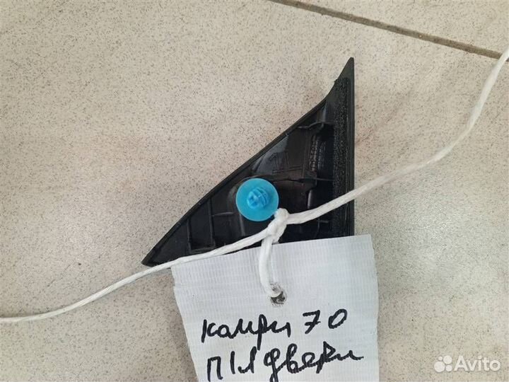 Уголок двери передней левой внутренний Toyota Cam