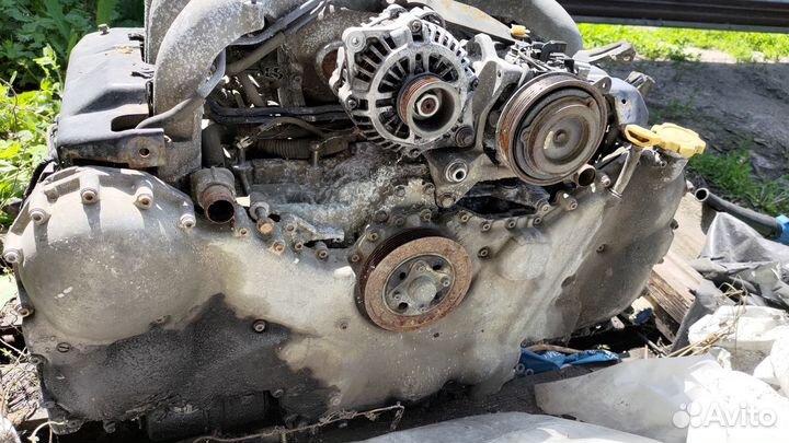 Двигатель +коробка TV всборе EZ30