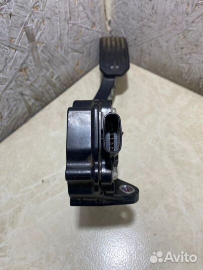 Педаль газа Toyota Camry 50