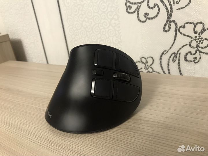 Беспроводная вертикальная мышь оклик 990MW