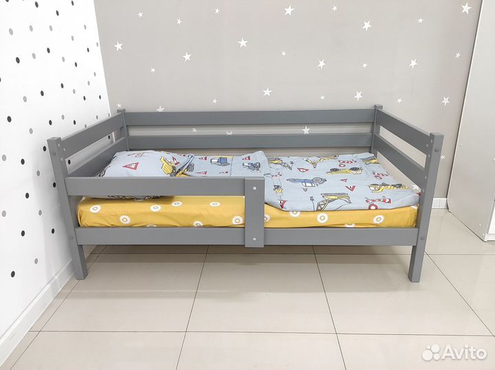 Детская кровать с мягким изголовьем