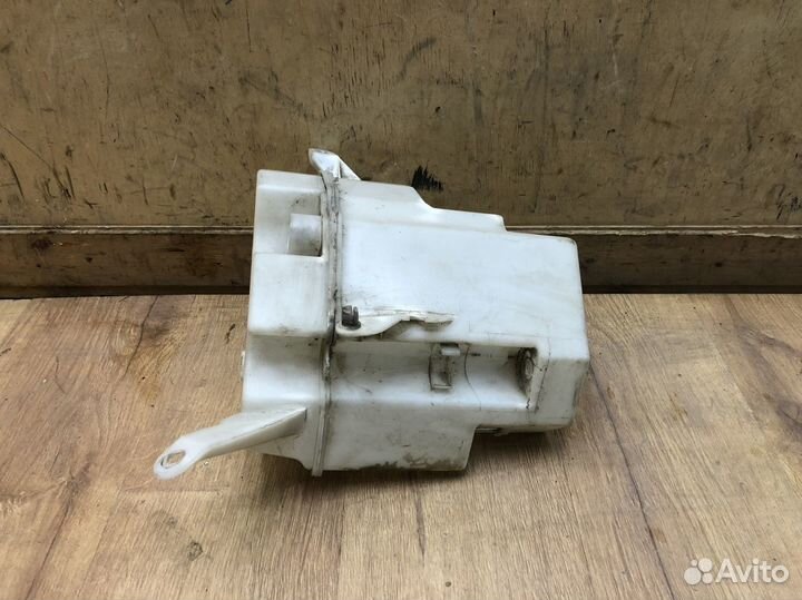 Бачок омывателя Volvo XC70 Cross Country 2007-2016