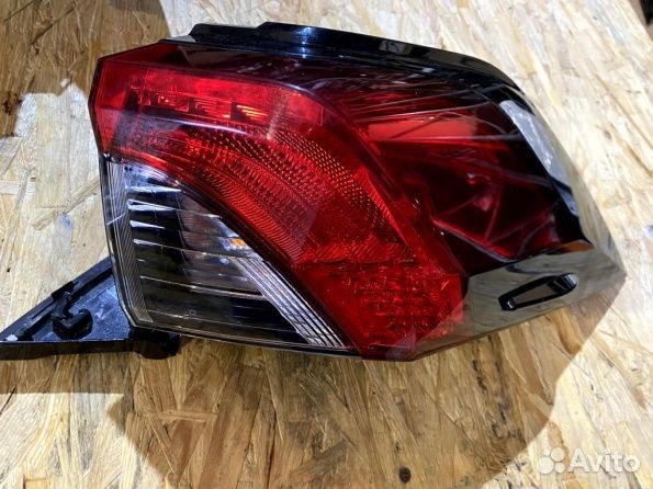 Фонарь в крыло Тойота рав 4 ха50