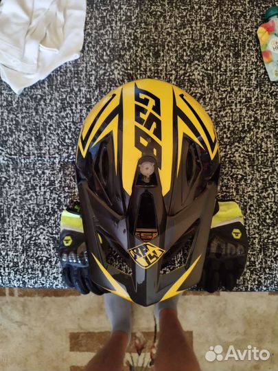 Шлем для мотокросса