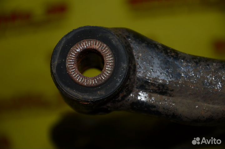 Рычаг передний правый Toyota Auris Corolla E150