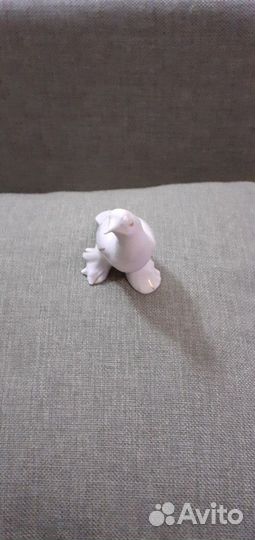 Статуэтка голубь