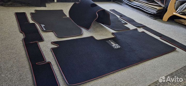 Автоковрики для газ-24, чёрн с красным