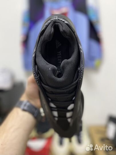 Кроссовки Adidas yeezy boost 700 v3