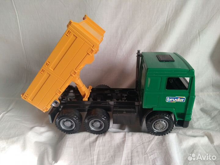 Мусоровоз, грузовик игрушки. Bruder