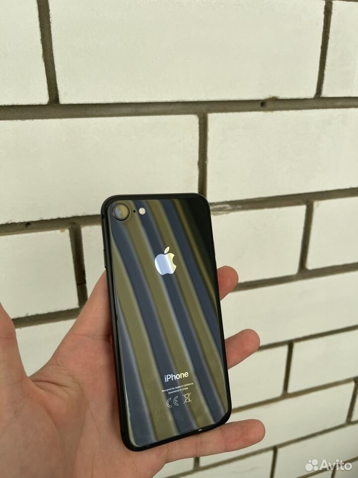 iPhone 8, 64 ГБ