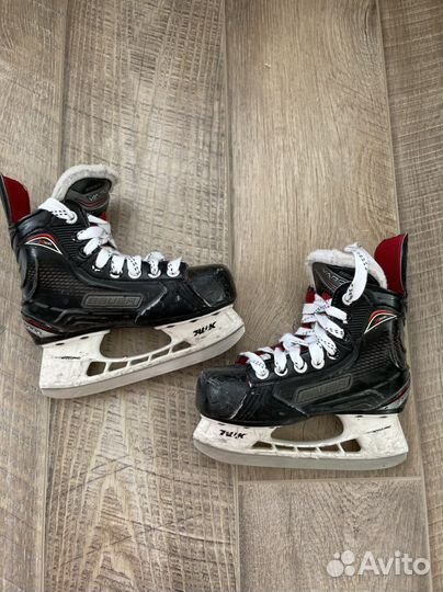 Хоккейные коньки