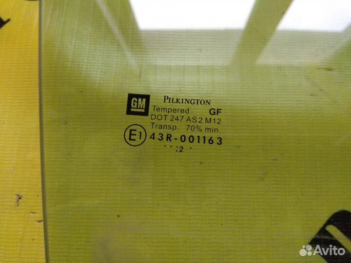 Стекло двери задней правой Opel Astra H 2004-2015
