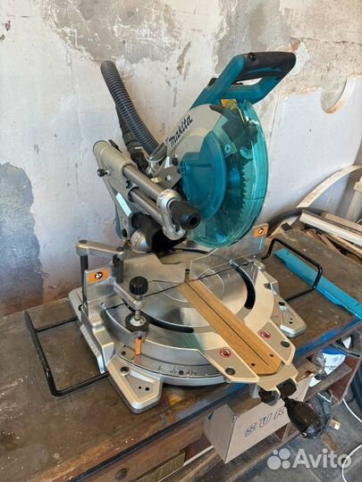 Торцовочная пила Makita LS1019