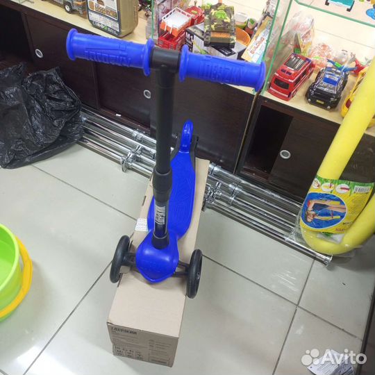 Самокат детский трехколесный новый