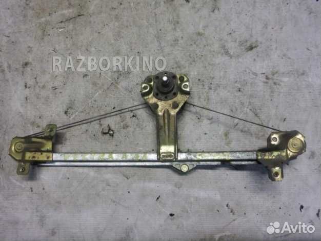 Стеклоподъемник механический задний левый 90306053