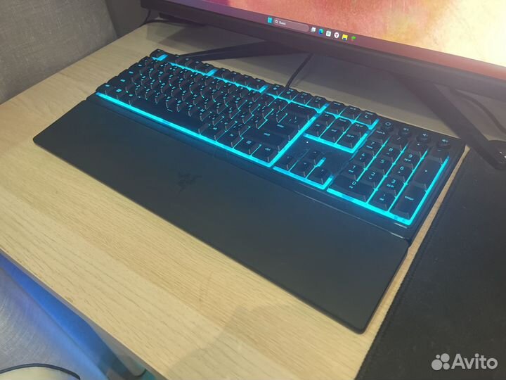 Клавиатура проводная Razer Ornata V3