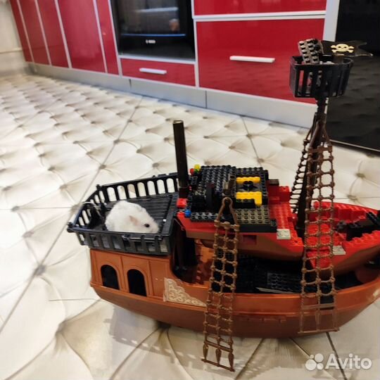 Пиратский корабль