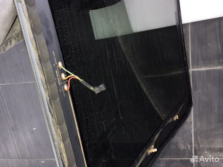 Заднее лобовое мерседес 212