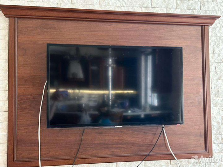 Панель деревянная под телевизор