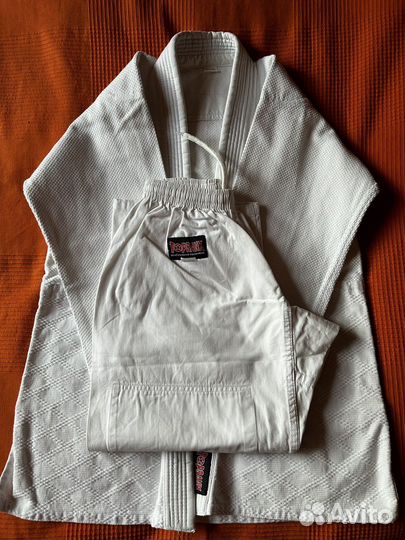 Костюм для единоборств