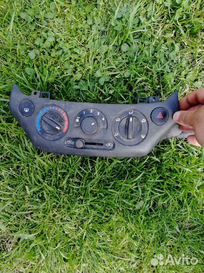 Блок управления печкой Шевроле Авео Т 250