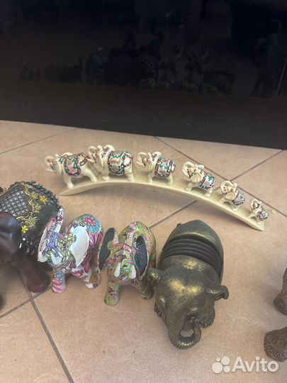 Фигурки слонов