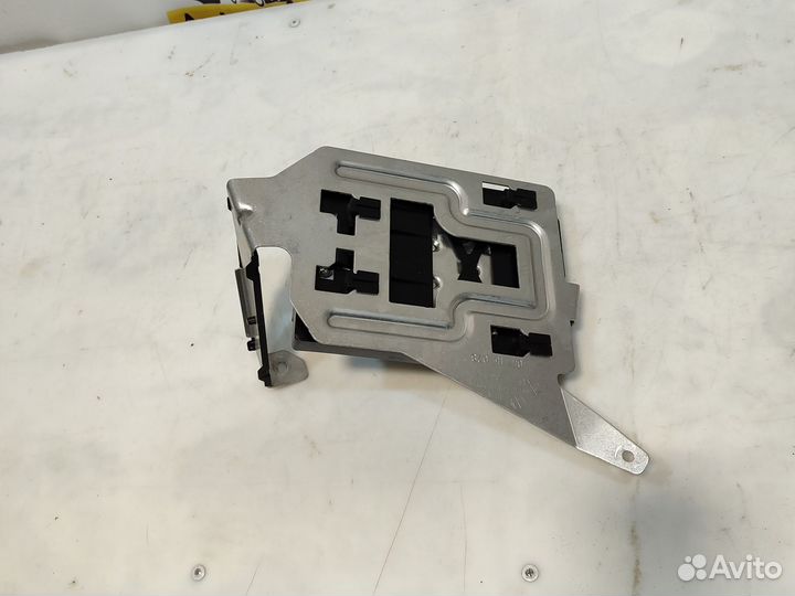 Блок управления бортовой сетью Volkswagen Touareg