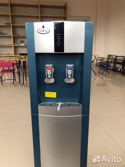 Напольный кулер для воды