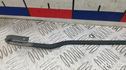 Щеткодержатель лобового стекла volkswagen golf 4