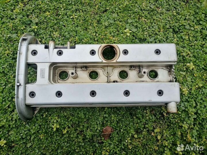 Клапанная крышка Опель Омега Б