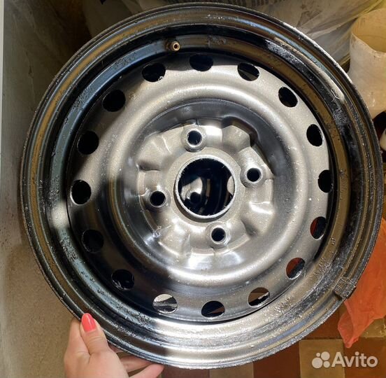 Диски на машину R14. Комплект