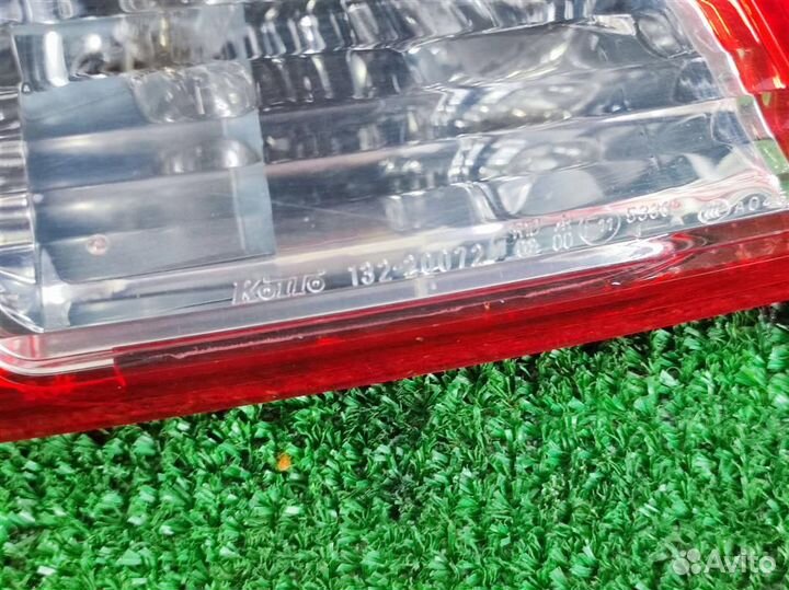 Фонарь задний внутренний левый Subaru Legacy/ Out