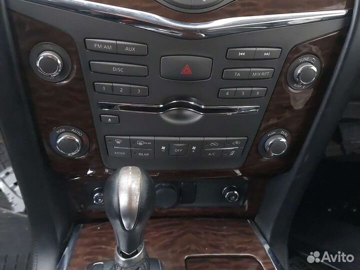 Nissan Patrol Y62 Накладка консоли