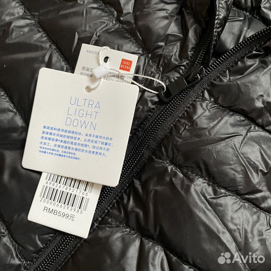 Ультралегкая куртка в стиле Uniqlo черная капюшон