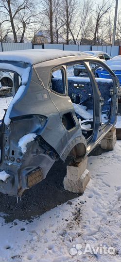 Renault kaptur боковина кузова правая