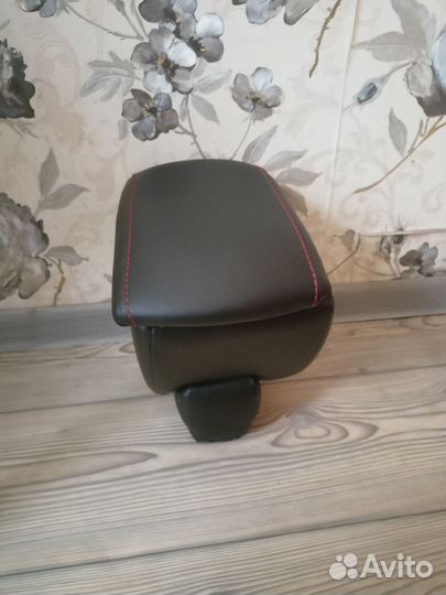 Подлокотник на hyundai solaris 2