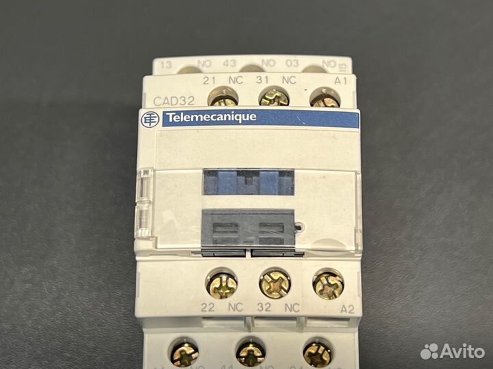 Schneider CAD32M7 Реле, новое, с хранения, 8 шт