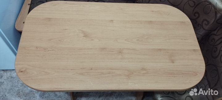 Кухонный уголок со столом