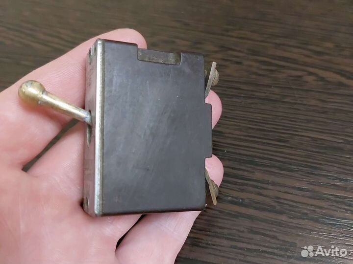 Авиационный переключатель